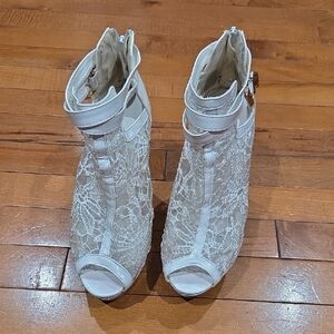 Elegant White Lace Ankle Boots